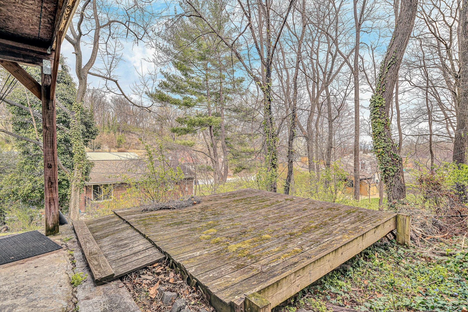 2726 Thorndale ST - Photo 31