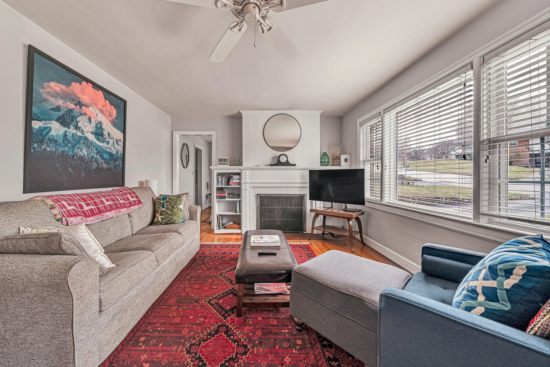 2726 Thorndale ST - Photo 4