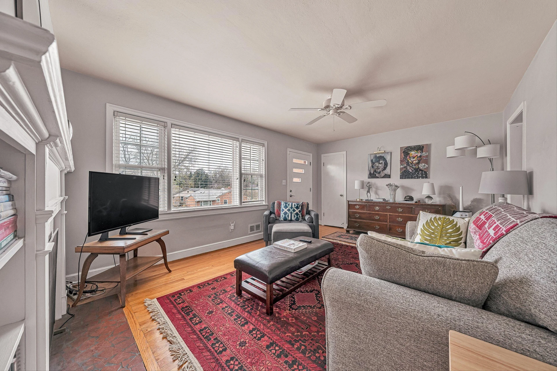 2726 Thorndale ST - Photo 5
