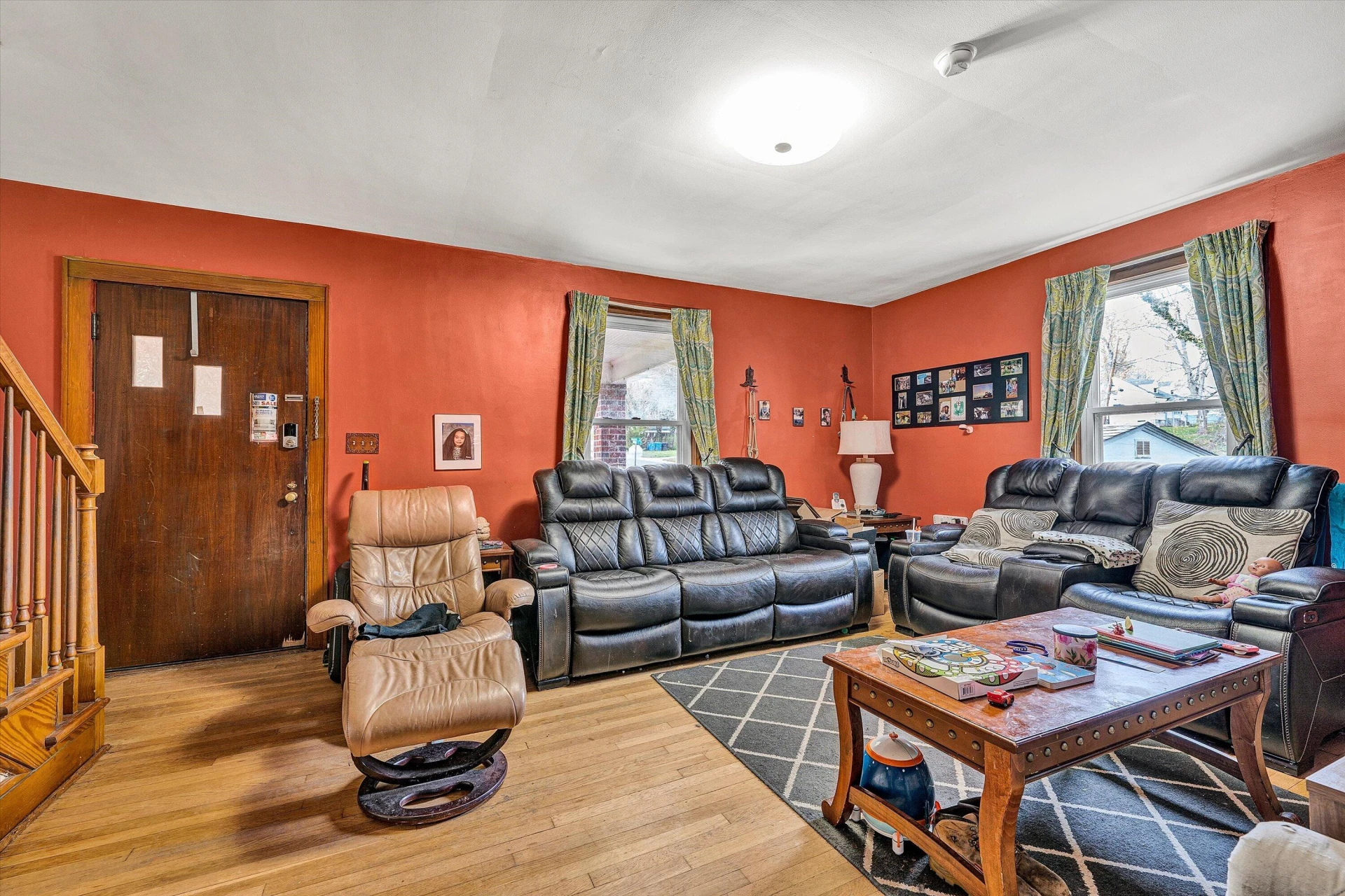 2255 Dunkirk AVE - Photo 2