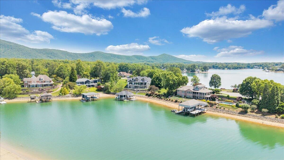 176 Three Point Isle DR - Photo 102