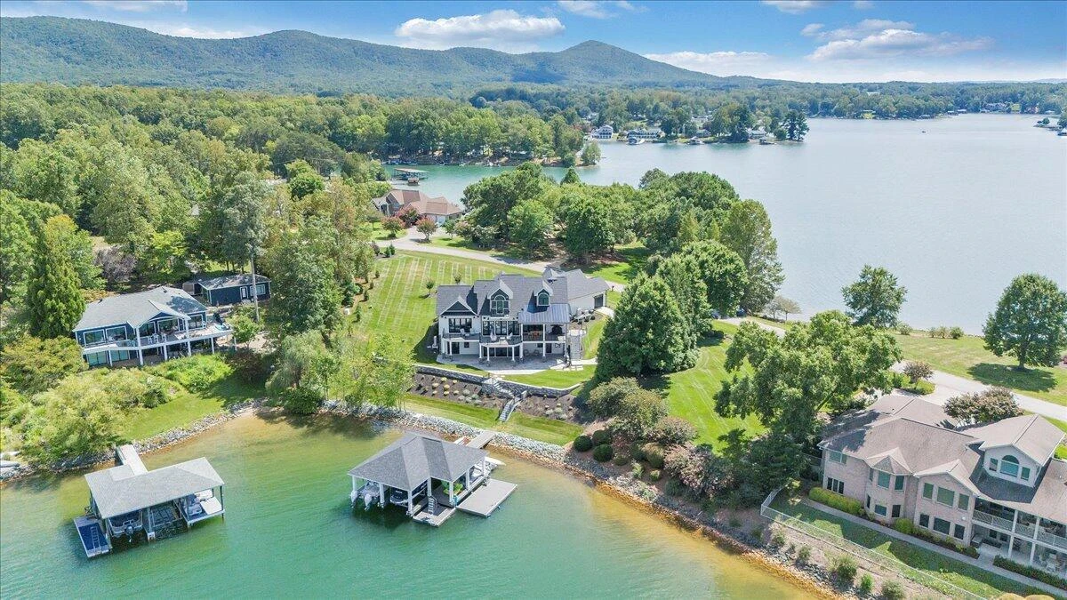 176 Three Point Isle DR - Photo 94