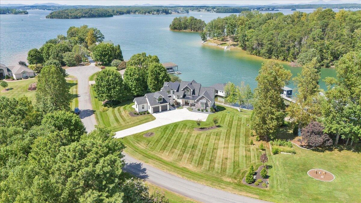 176 Three Point Isle DR - Photo 95
