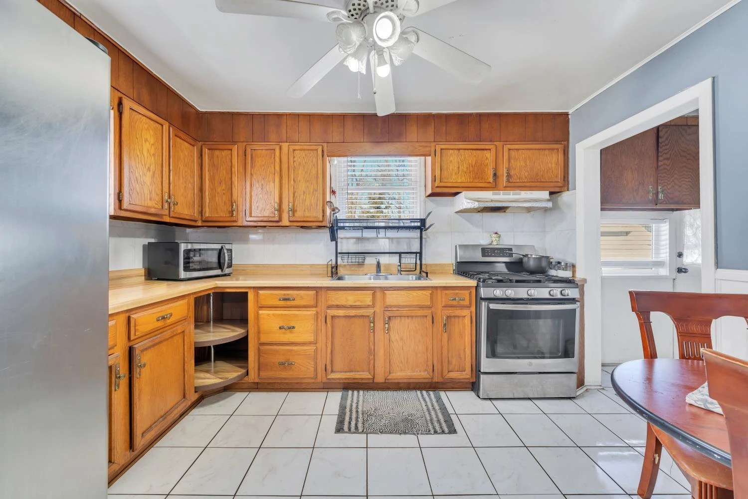 1856 Kenwood BLVD - Photo 10