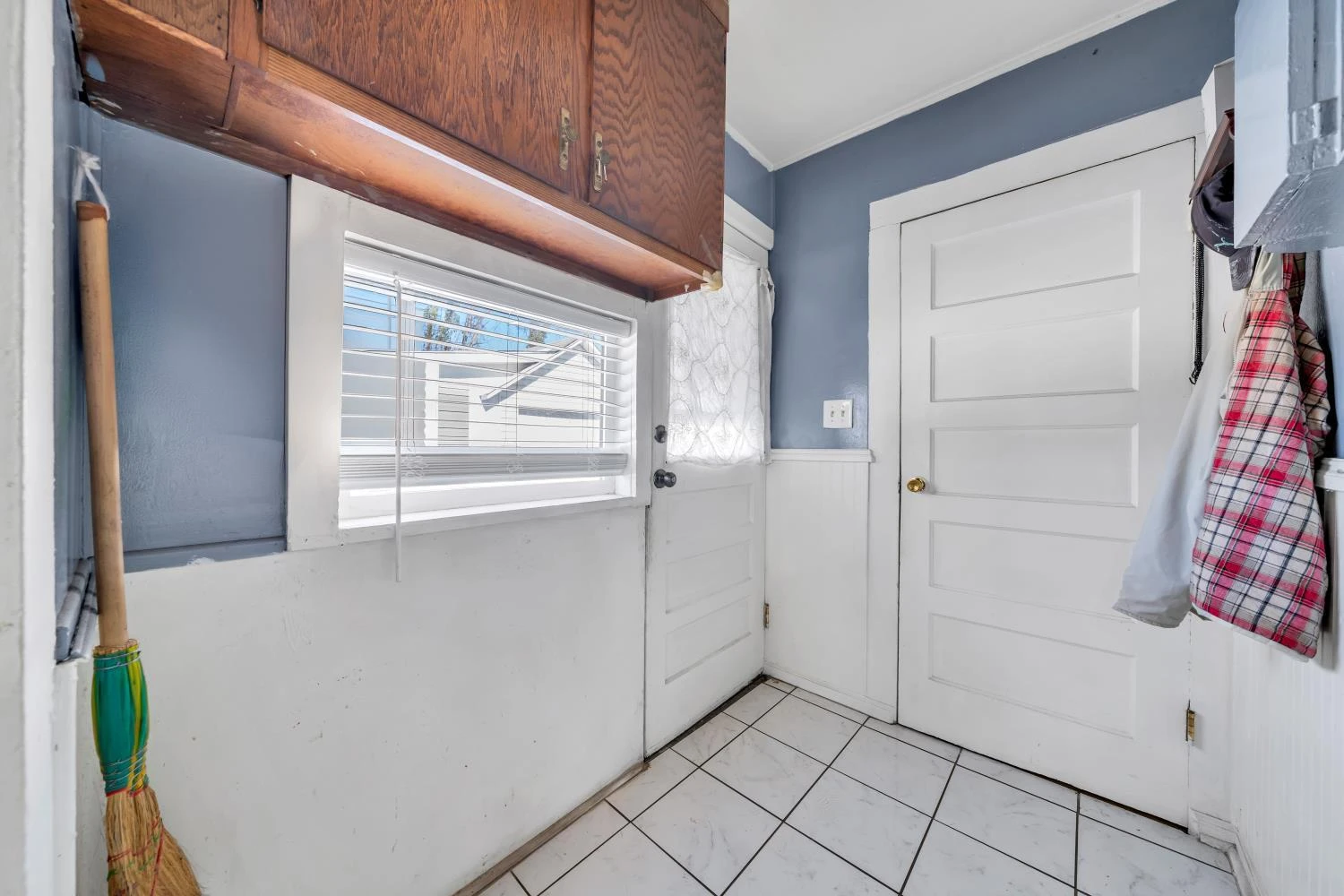 1856 Kenwood BLVD - Photo 13
