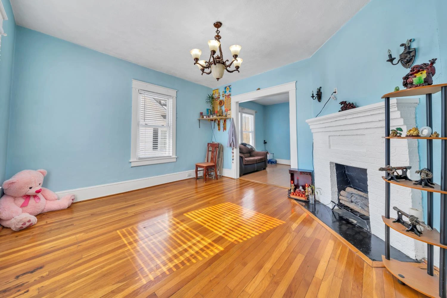 1856 Kenwood BLVD - Photo 3