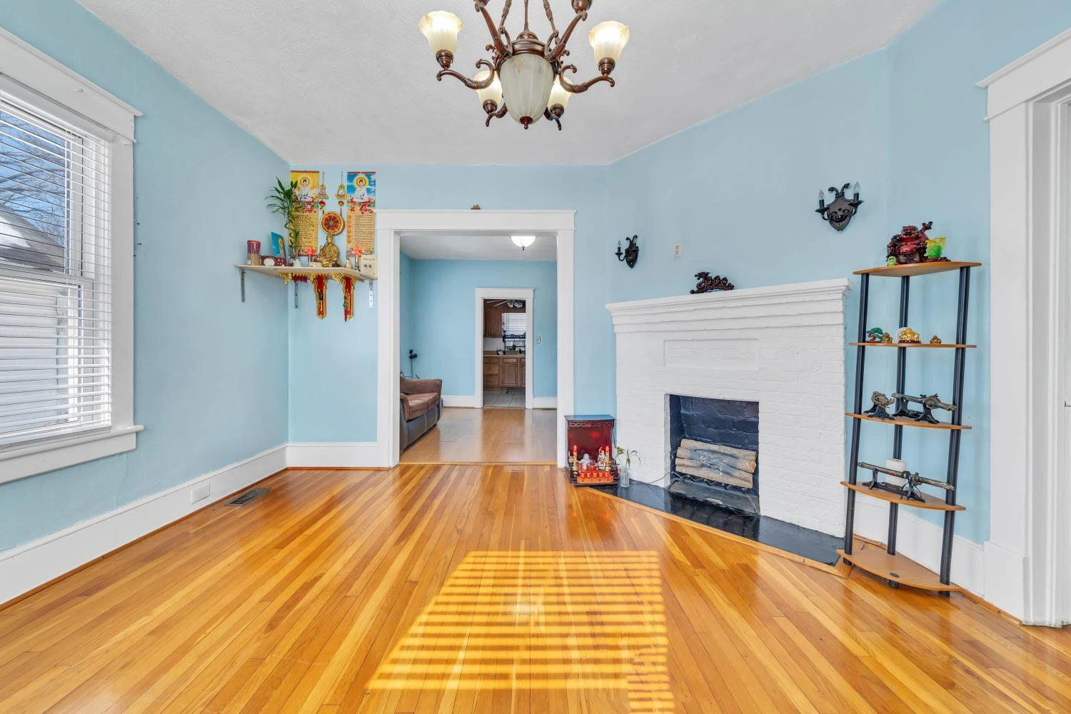1856 Kenwood BLVD - Photo 4