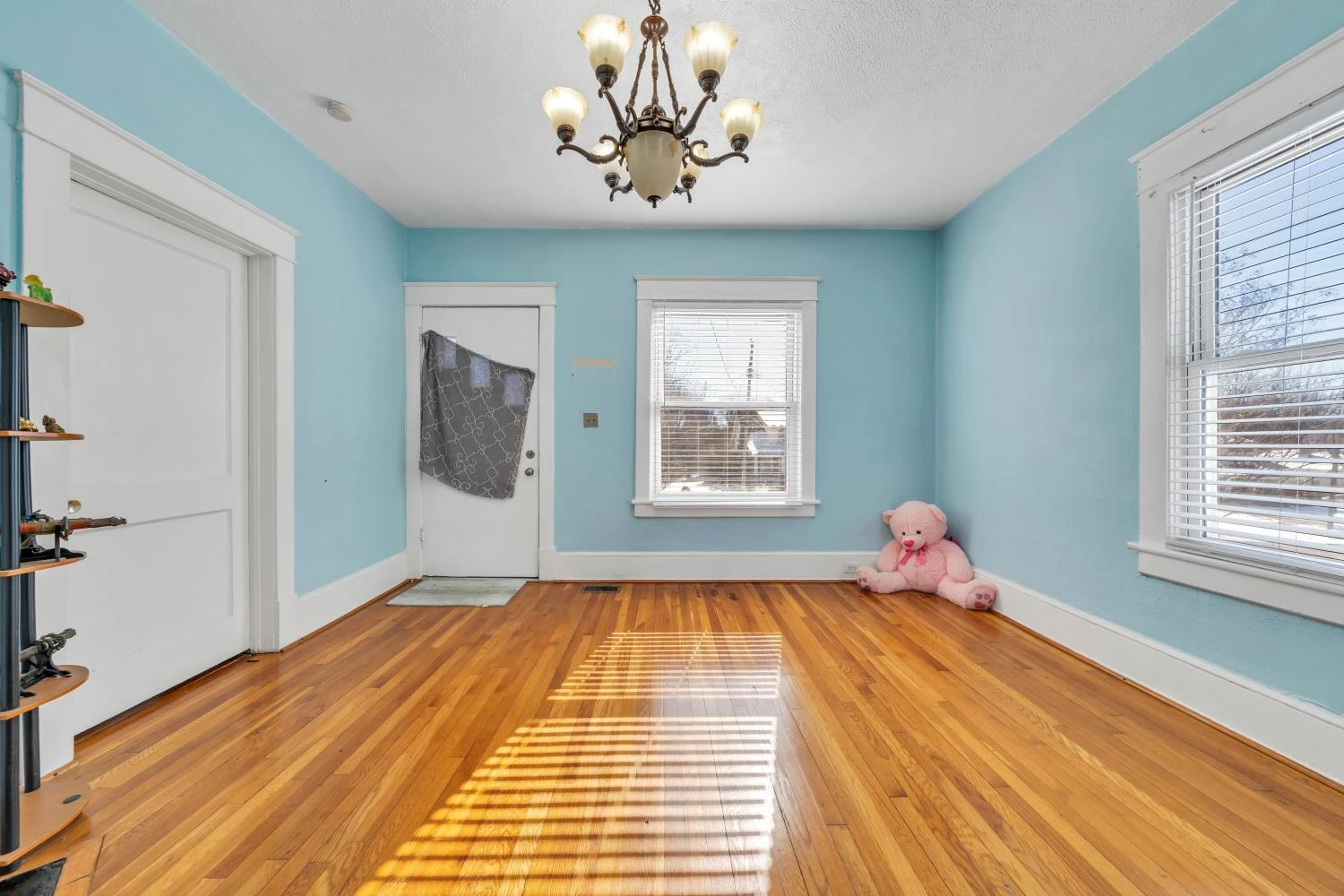 1856 Kenwood BLVD - Photo 5