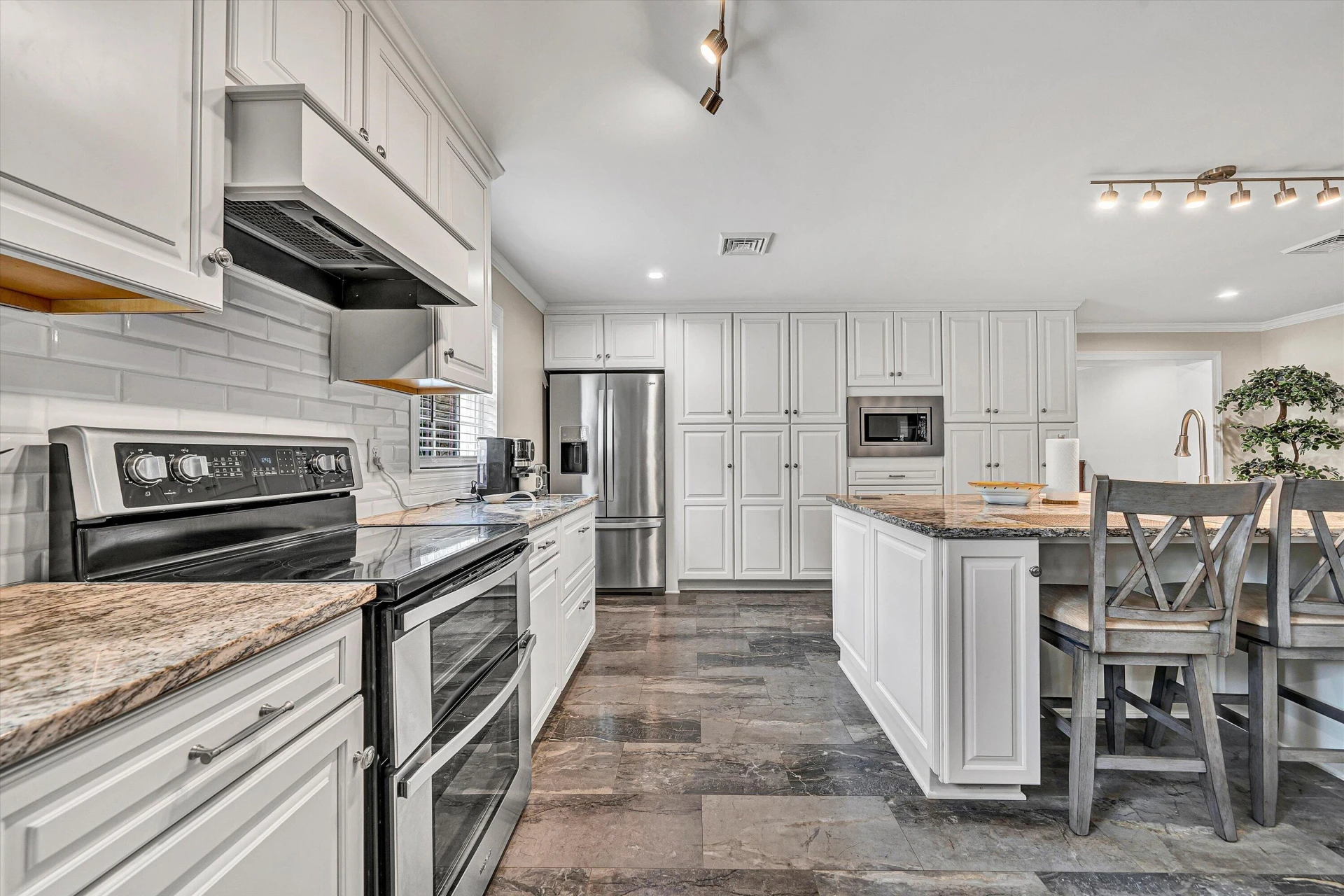 763 OAKWOOD DR - Photo 17