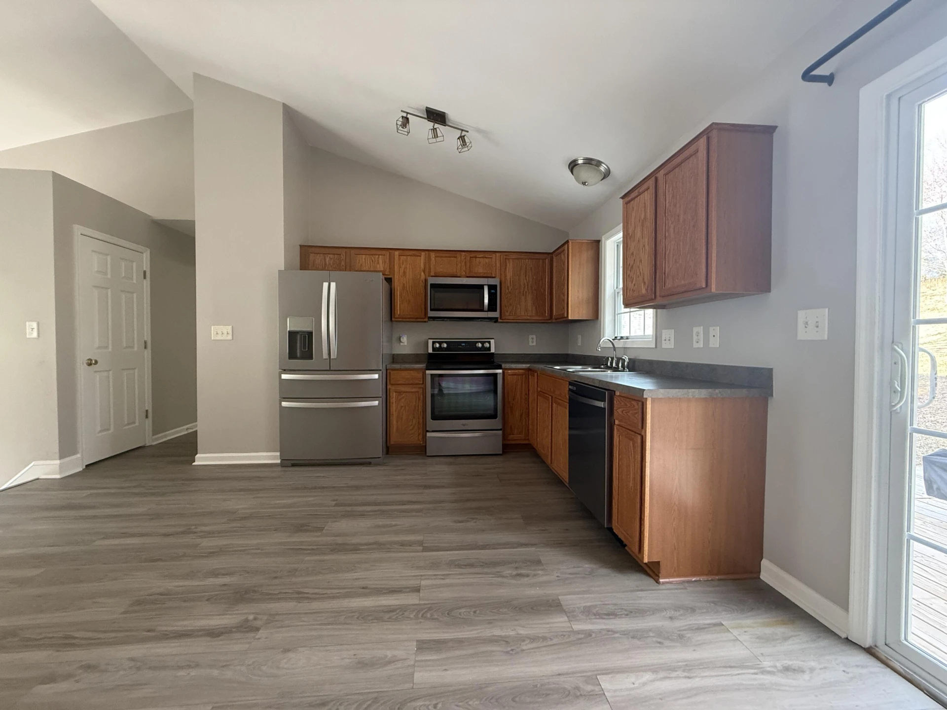 2421 Deerfield CT - Photo 13