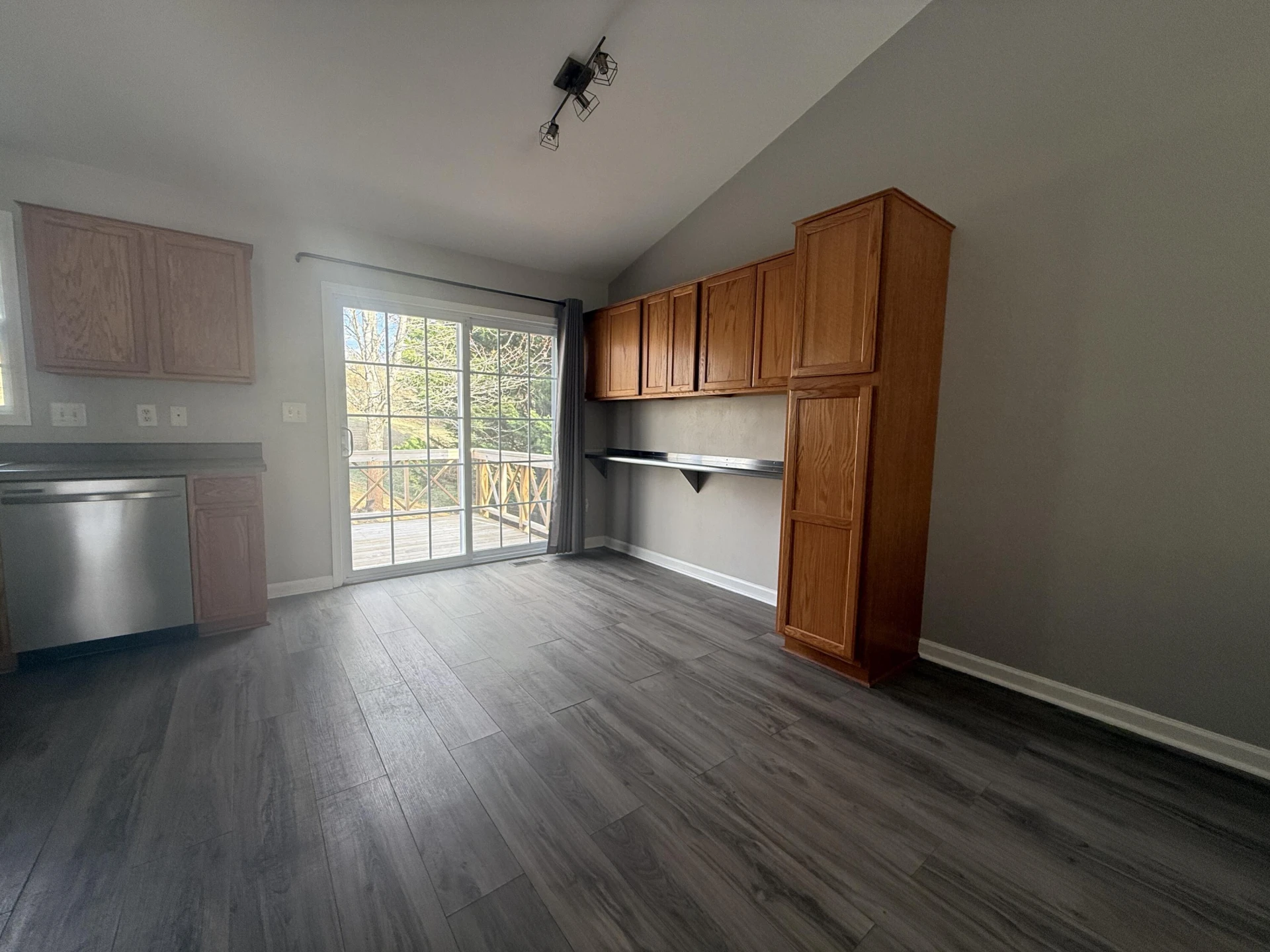 2421 Deerfield CT - Photo 24