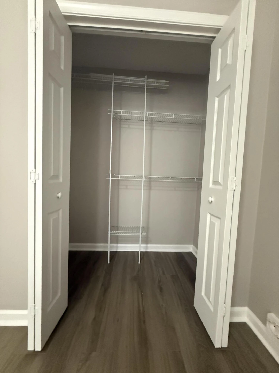 2421 Deerfield CT - Photo 3