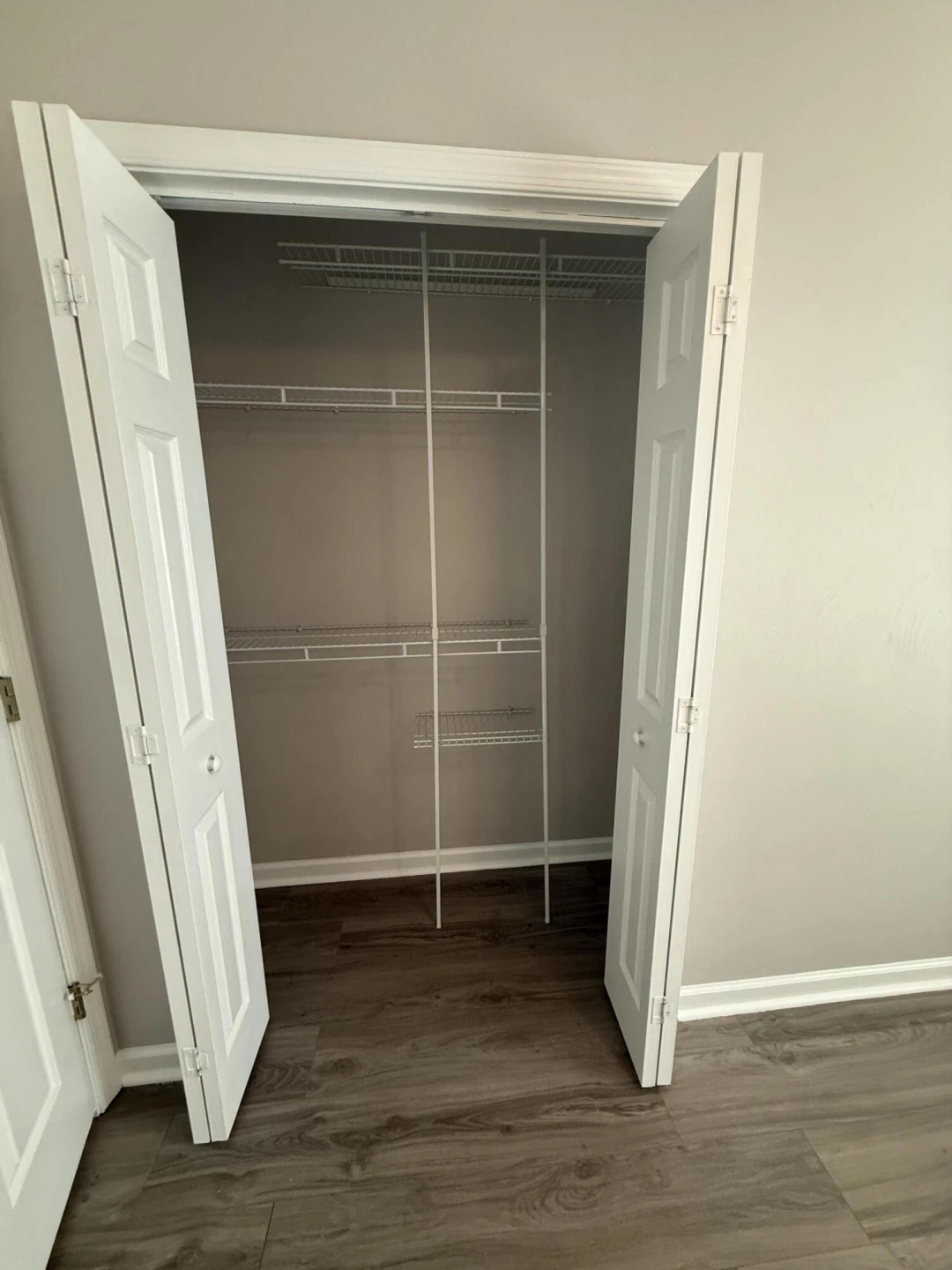 2421 Deerfield CT - Photo 4