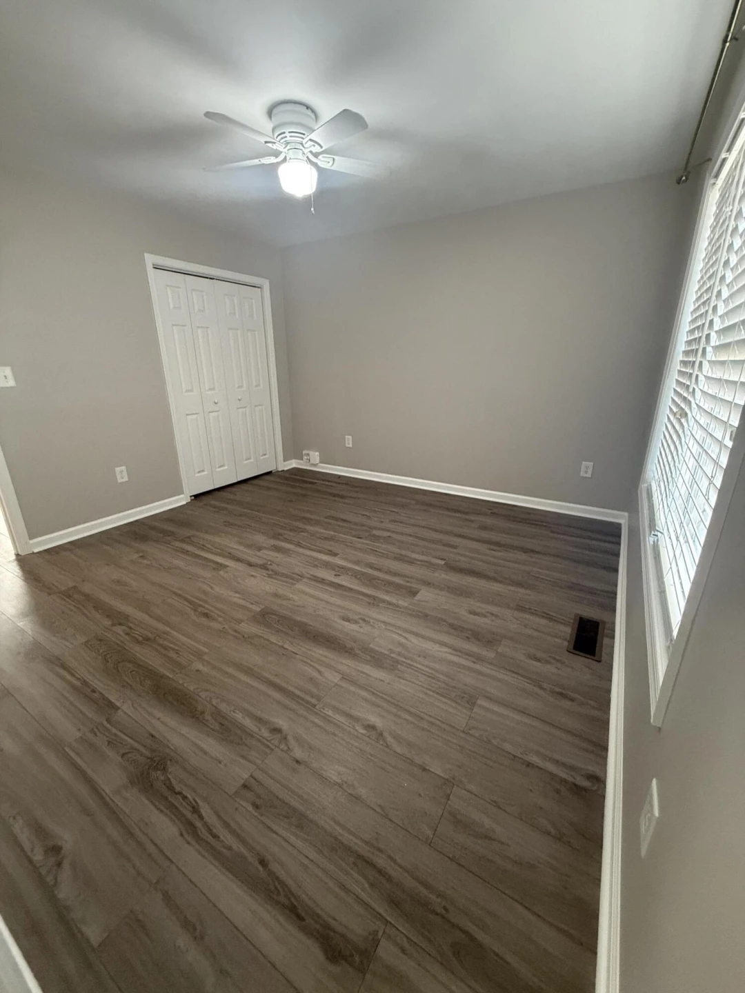 2421 Deerfield CT - Photo 5