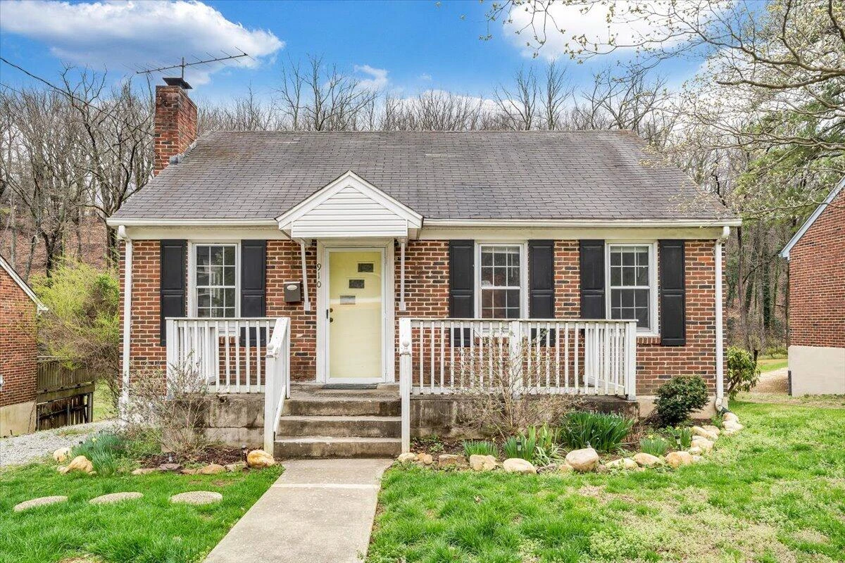 910 Brandon AVE