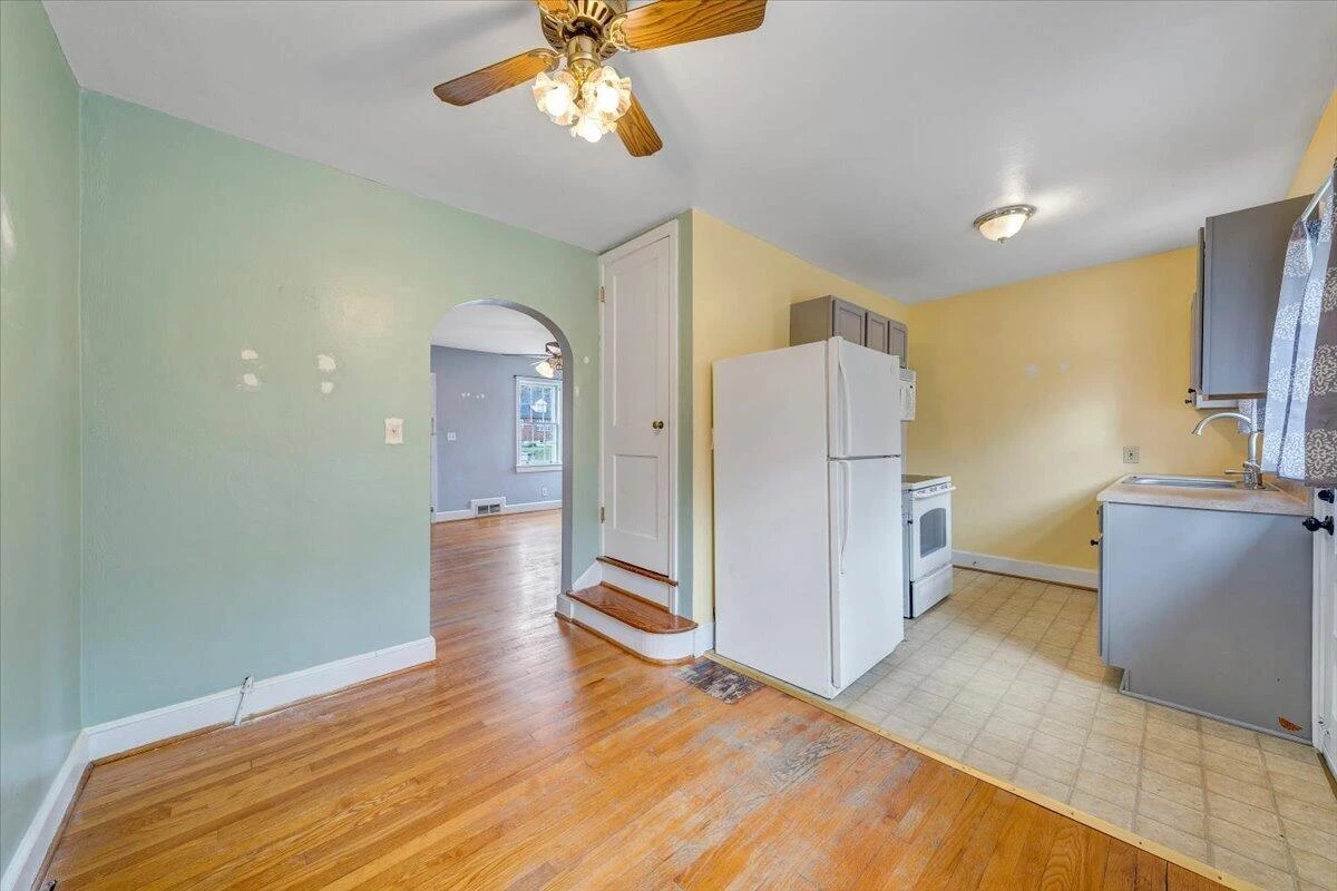 910 Brandon AVE - Photo 11