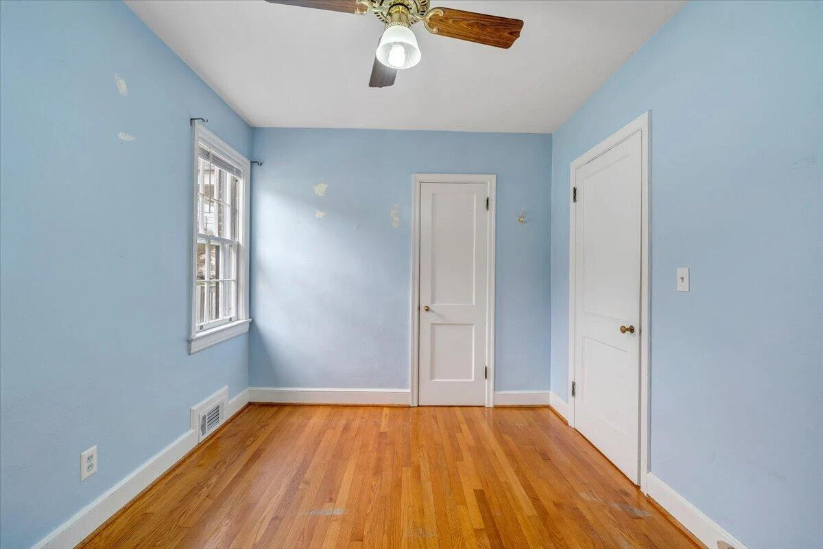 910 Brandon AVE - Photo 17