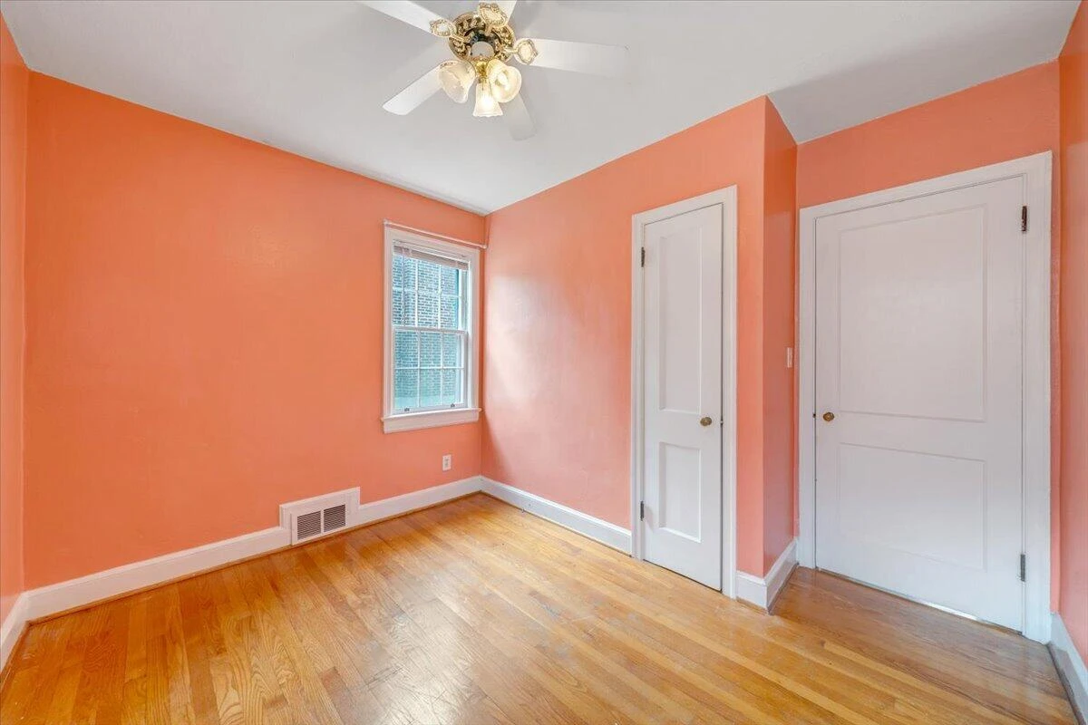910 Brandon AVE - Photo 19