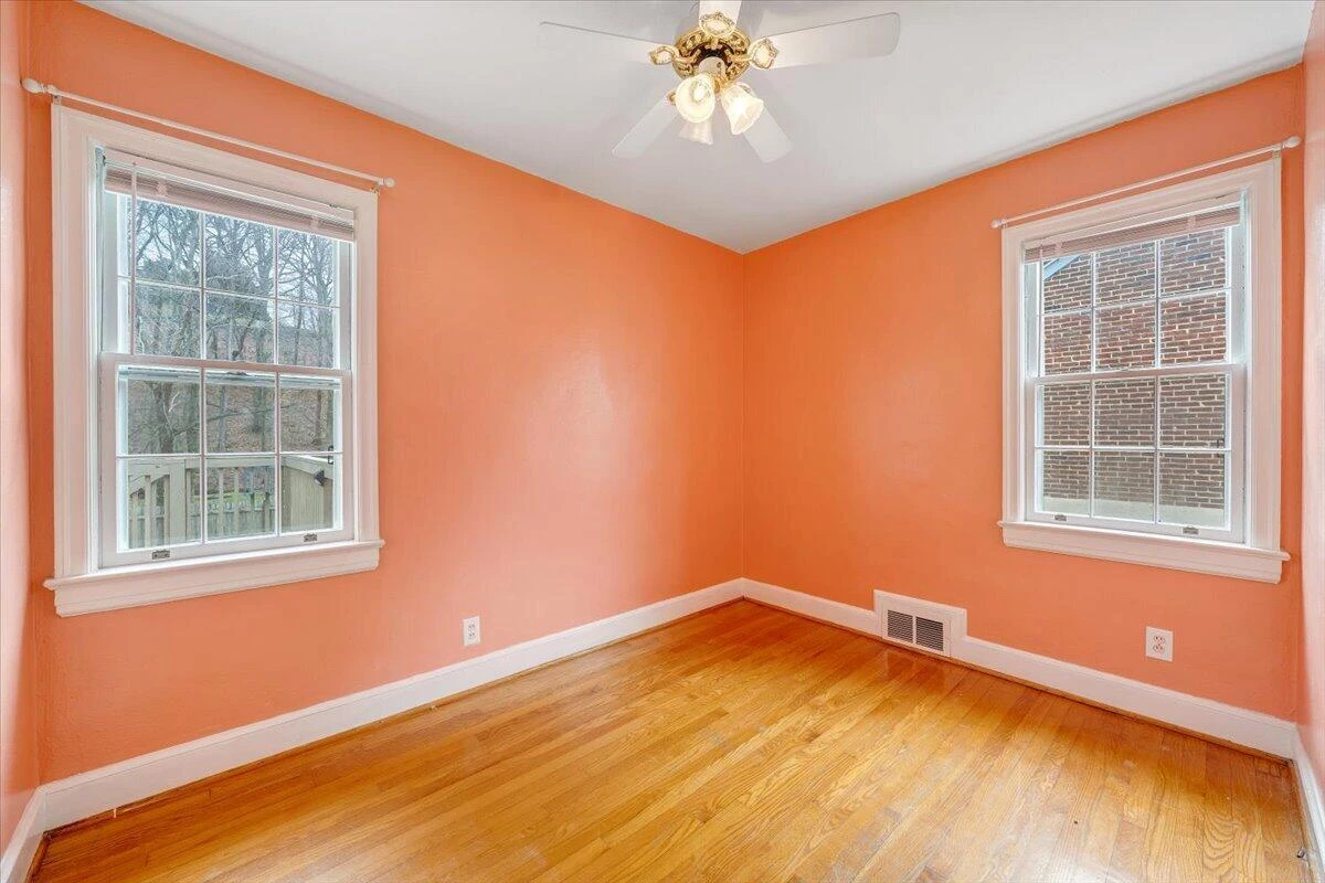 910 Brandon AVE - Photo 20