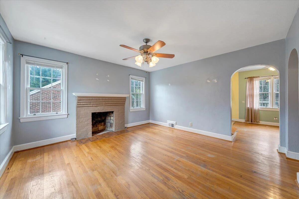 910 Brandon AVE - Photo 5