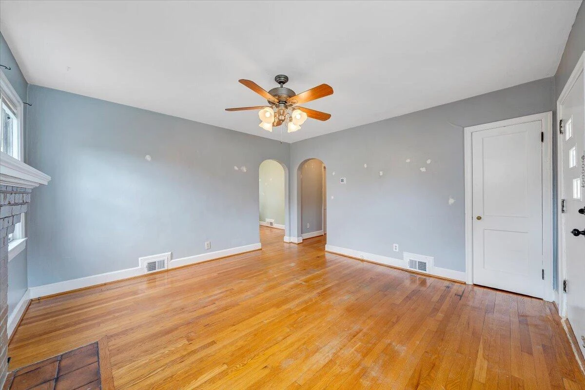 910 Brandon AVE - Photo 7