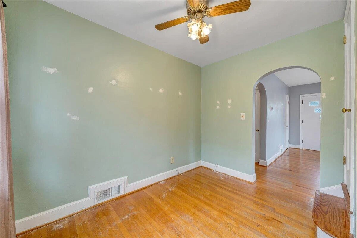 910 Brandon AVE - Photo 9