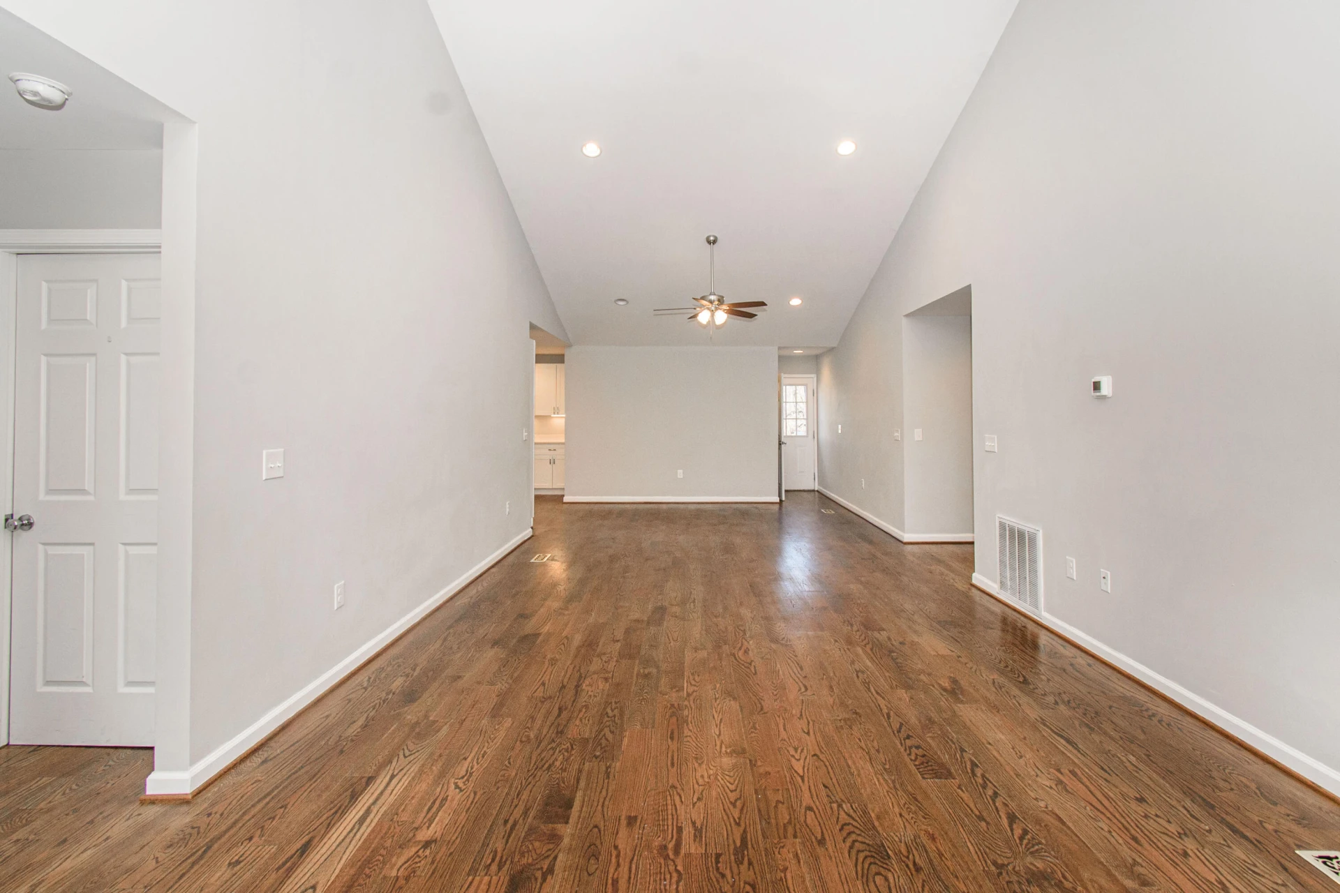 1039 Ward ST - Photo 4