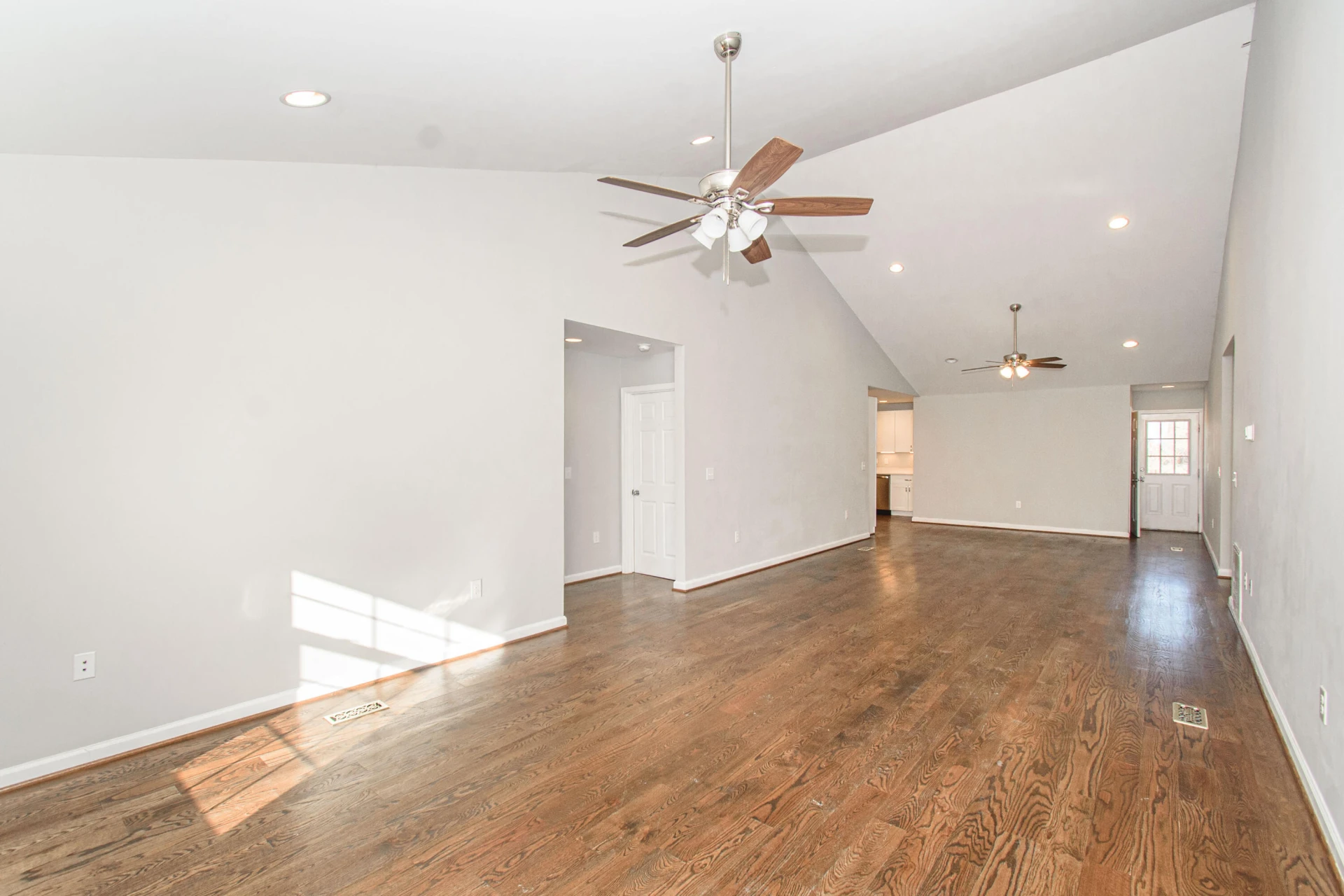 1039 Ward ST - Photo 5