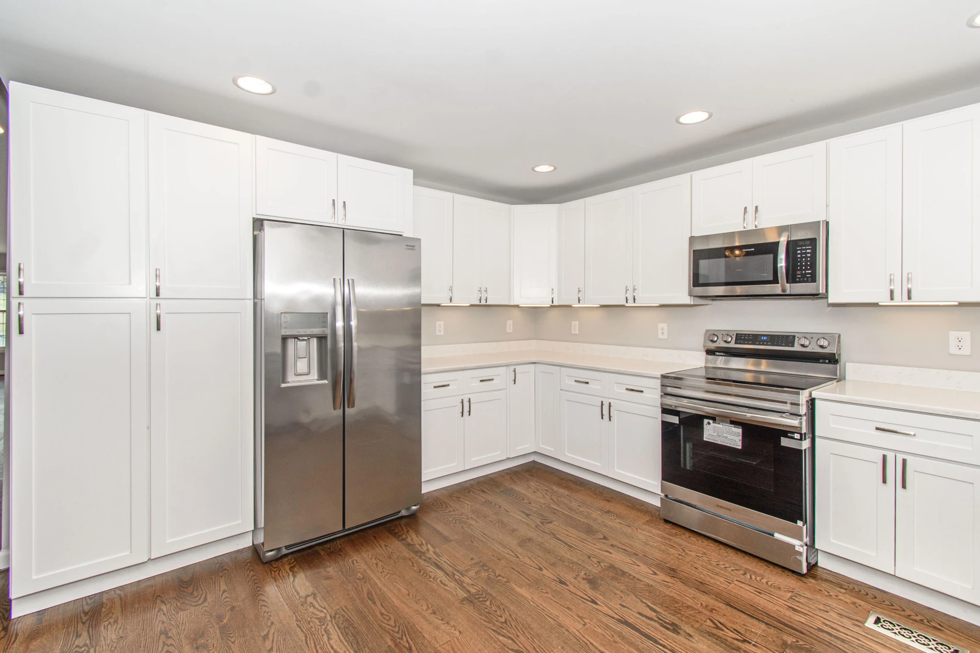 1039 Ward ST - Photo 8