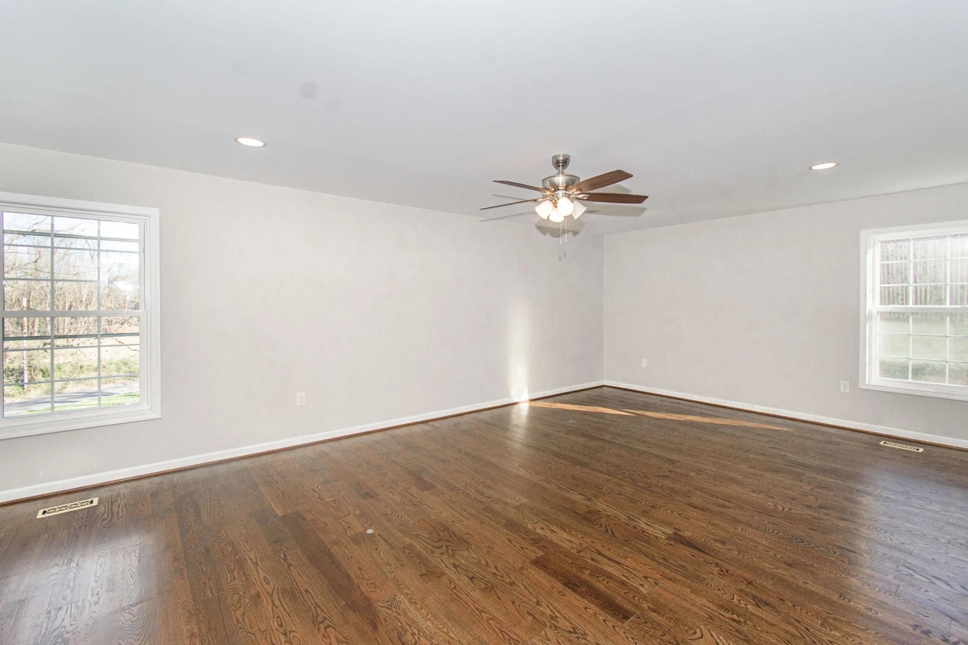1039 Ward ST - Photo 9