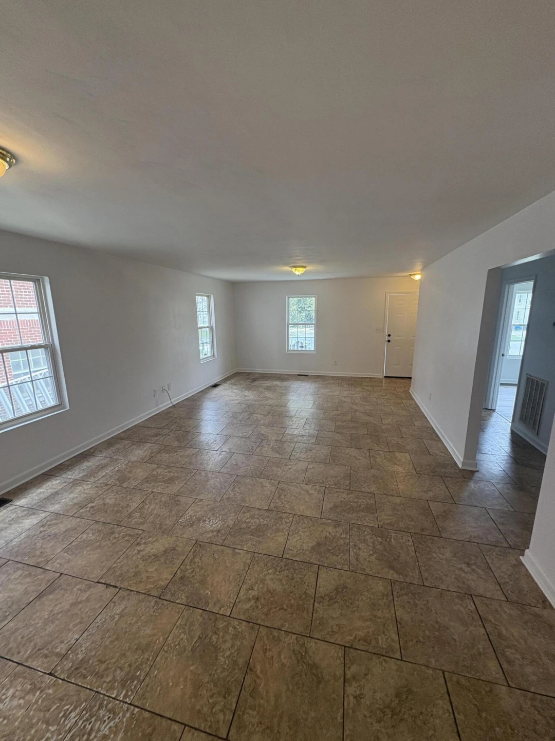 1311 Melrose AVE - Photo 11