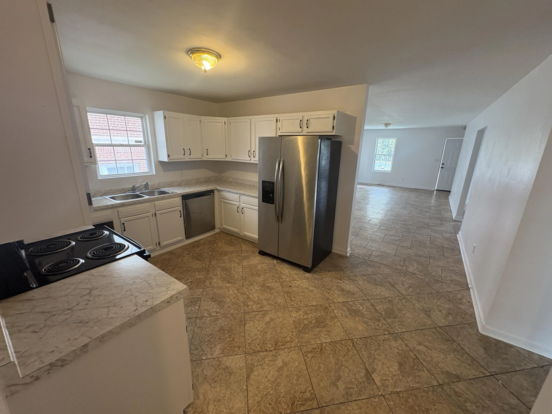 1311 Melrose AVE - Photo 6