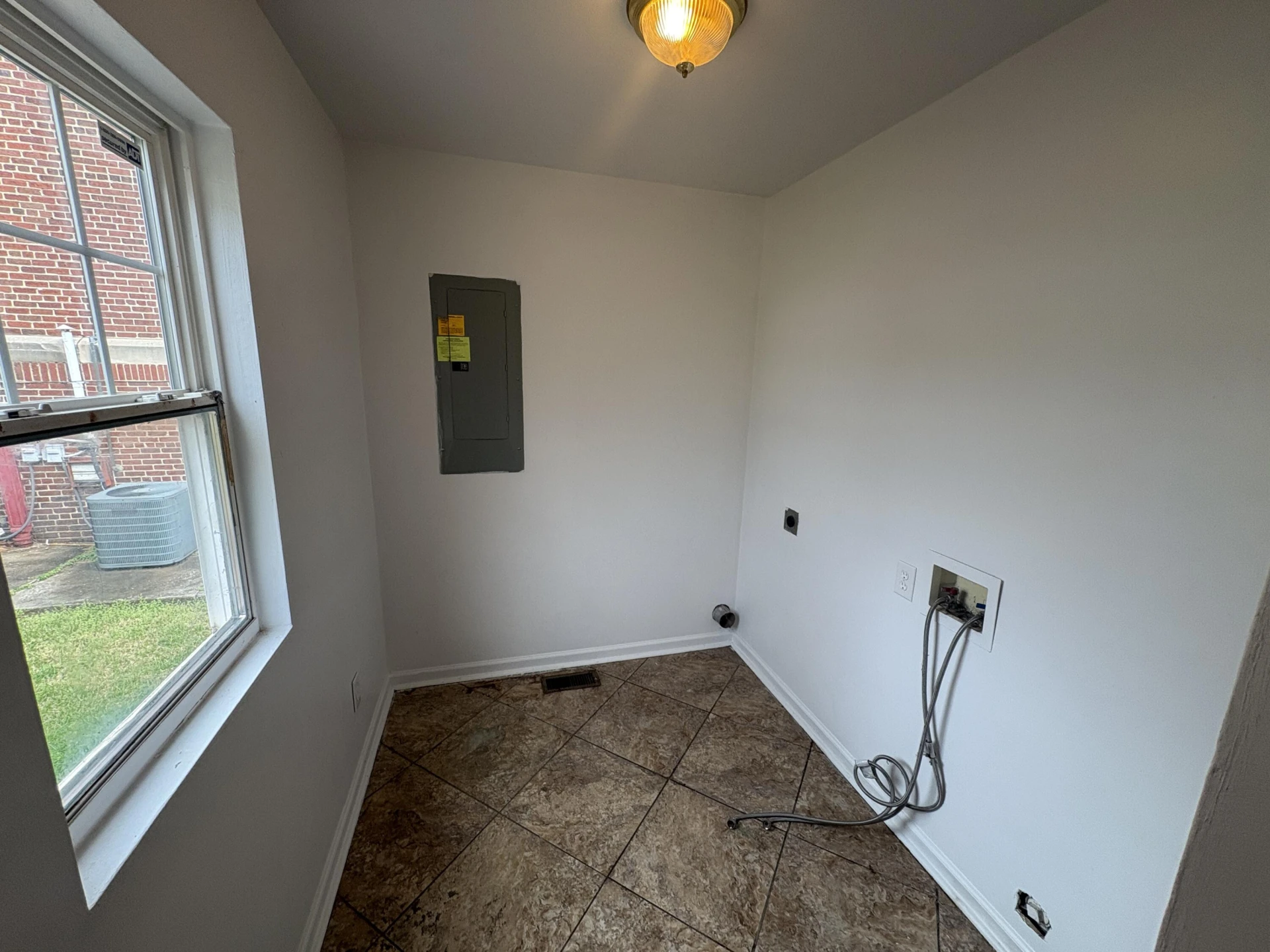 1311 Melrose AVE - Photo 9