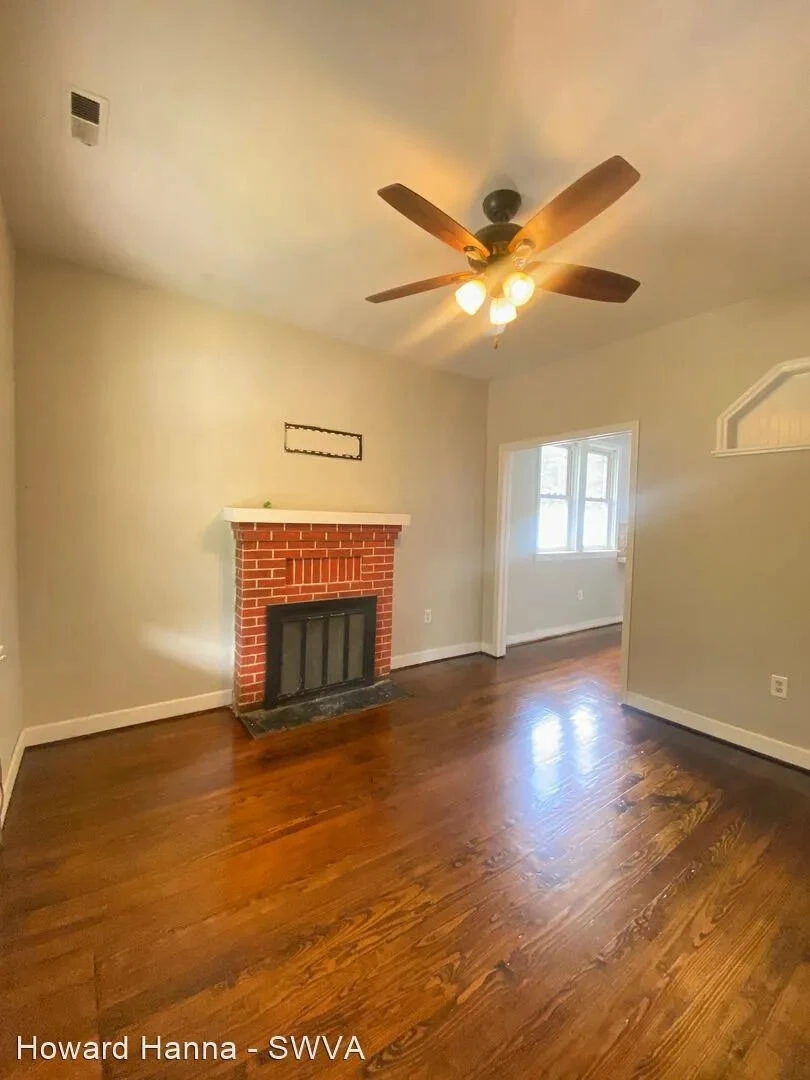 1102 Tazewell AVE - Photo 4