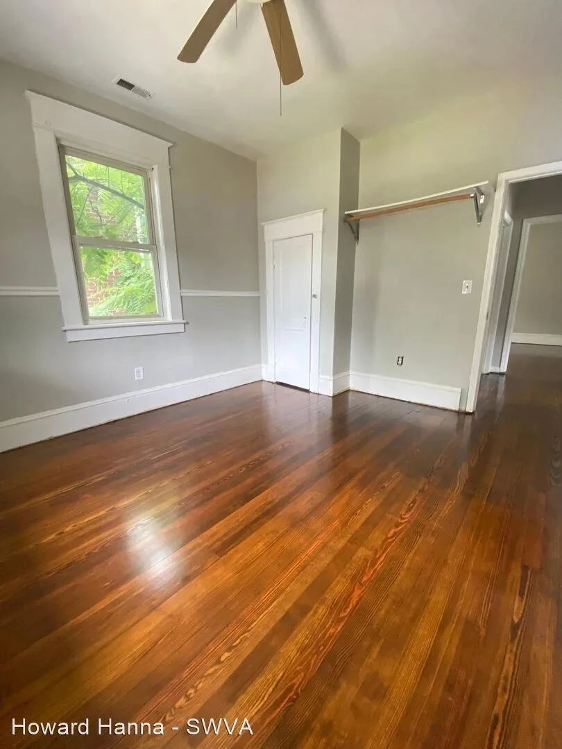 1102 Tazewell AVE - Photo 5