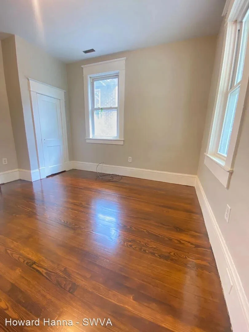 1102 Tazewell AVE - Photo 6