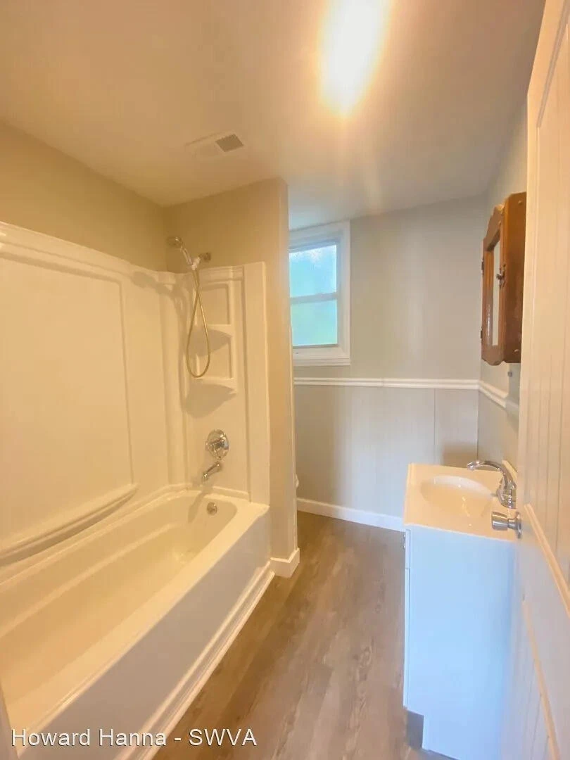 1102 Tazewell AVE - Photo 7