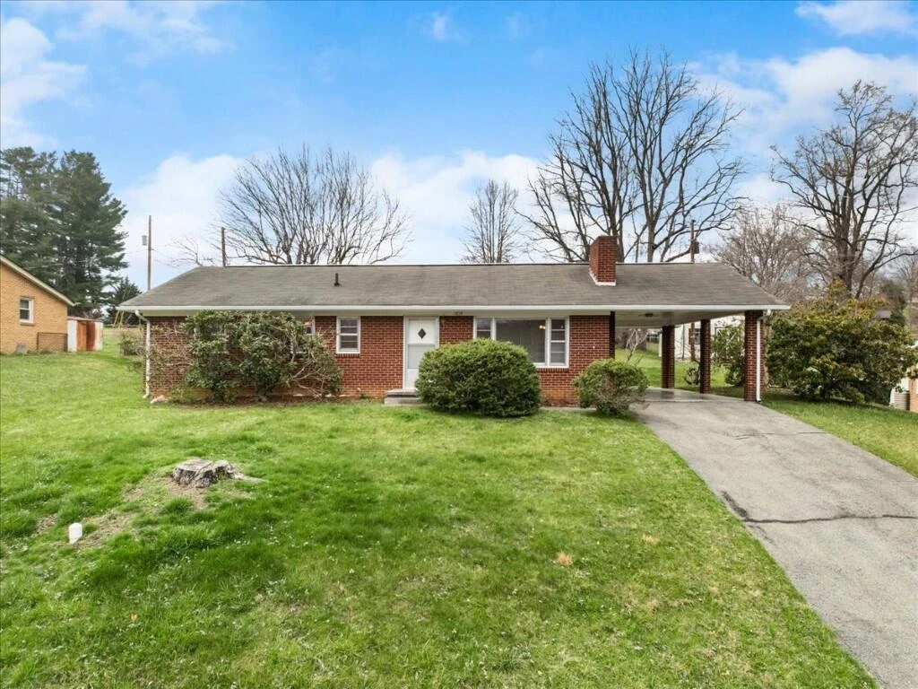 1513 Overton DR - Photo 2