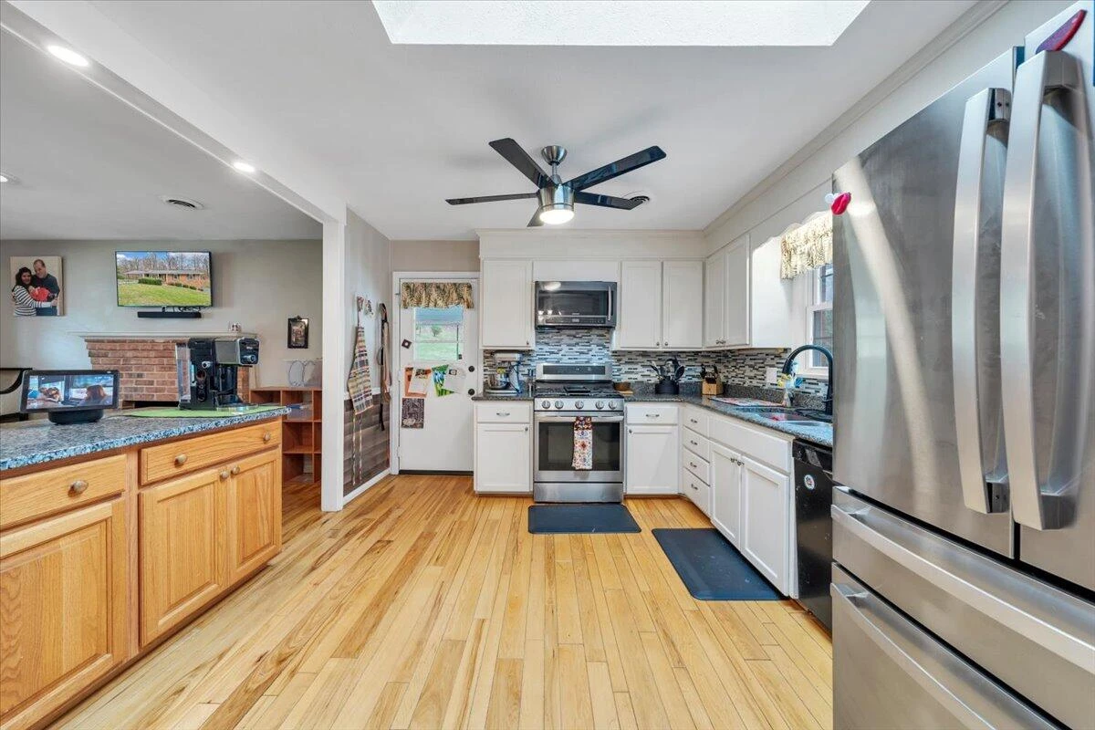 318 Fairfield LN - Photo 18