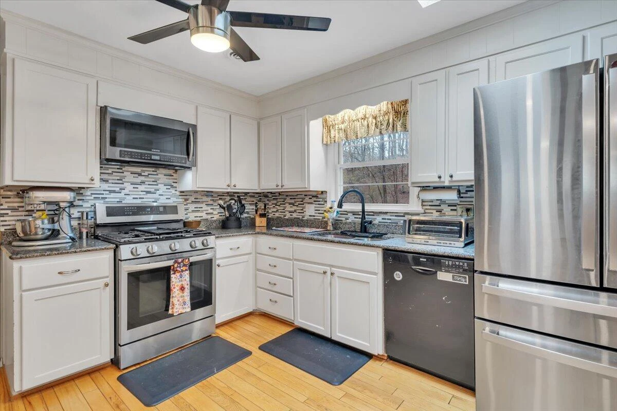 318 Fairfield LN - Photo 19