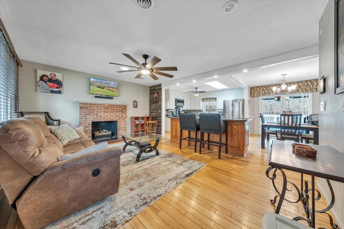 318 Fairfield LN - Photo 8