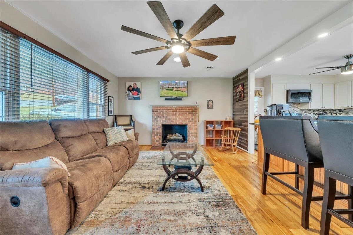 318 Fairfield LN - Photo 9