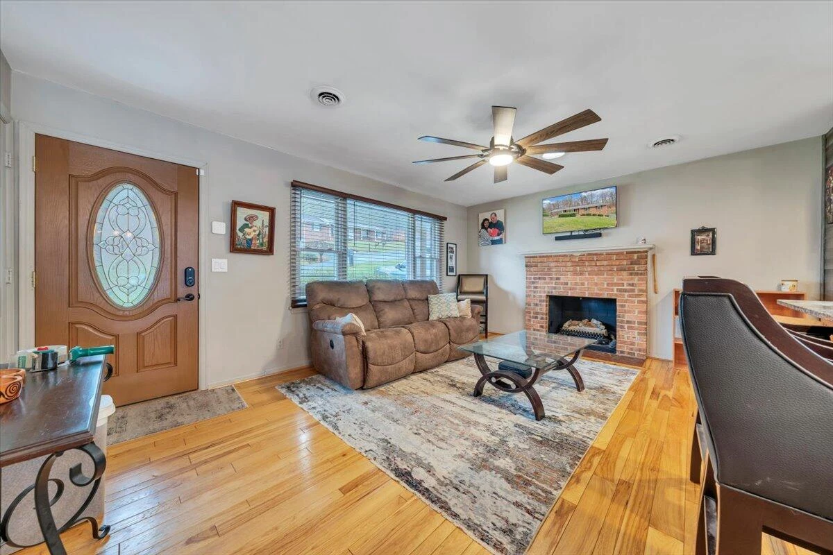318 Fairfield LN - Photo 10