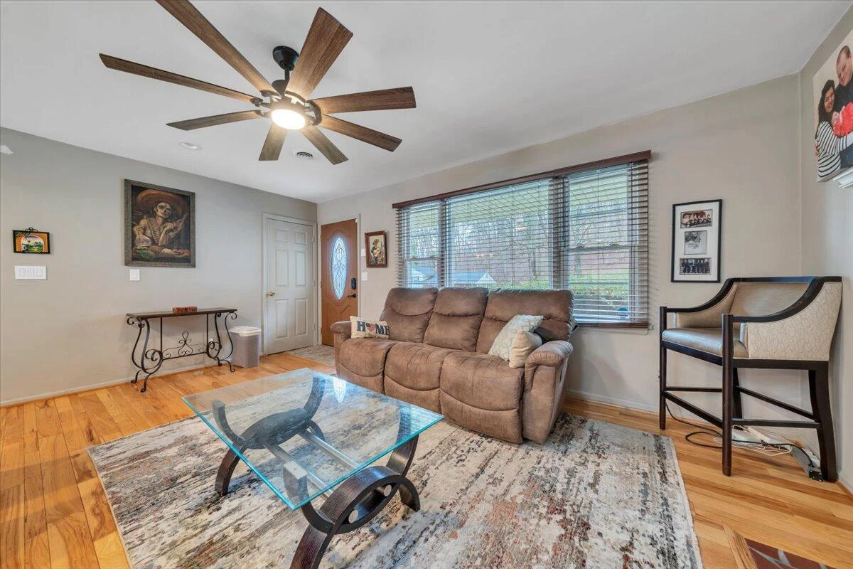 318 Fairfield LN - Photo 11