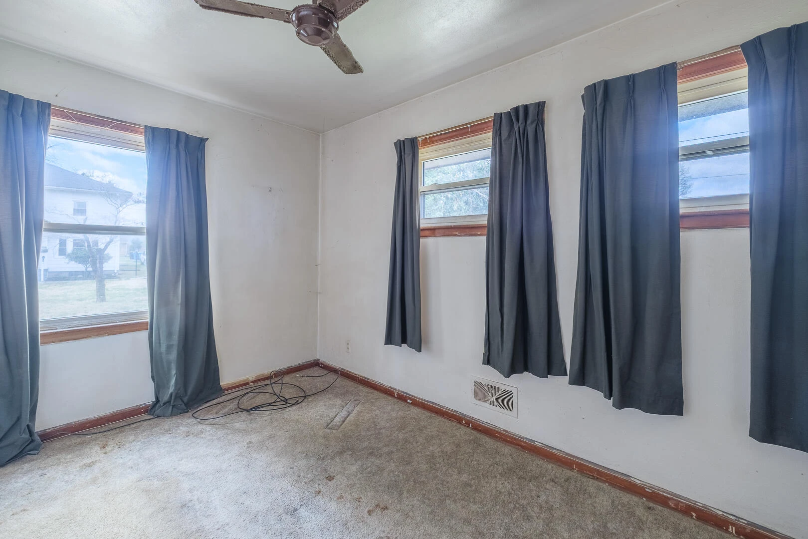 1629 Golfside AVE - Photo 10