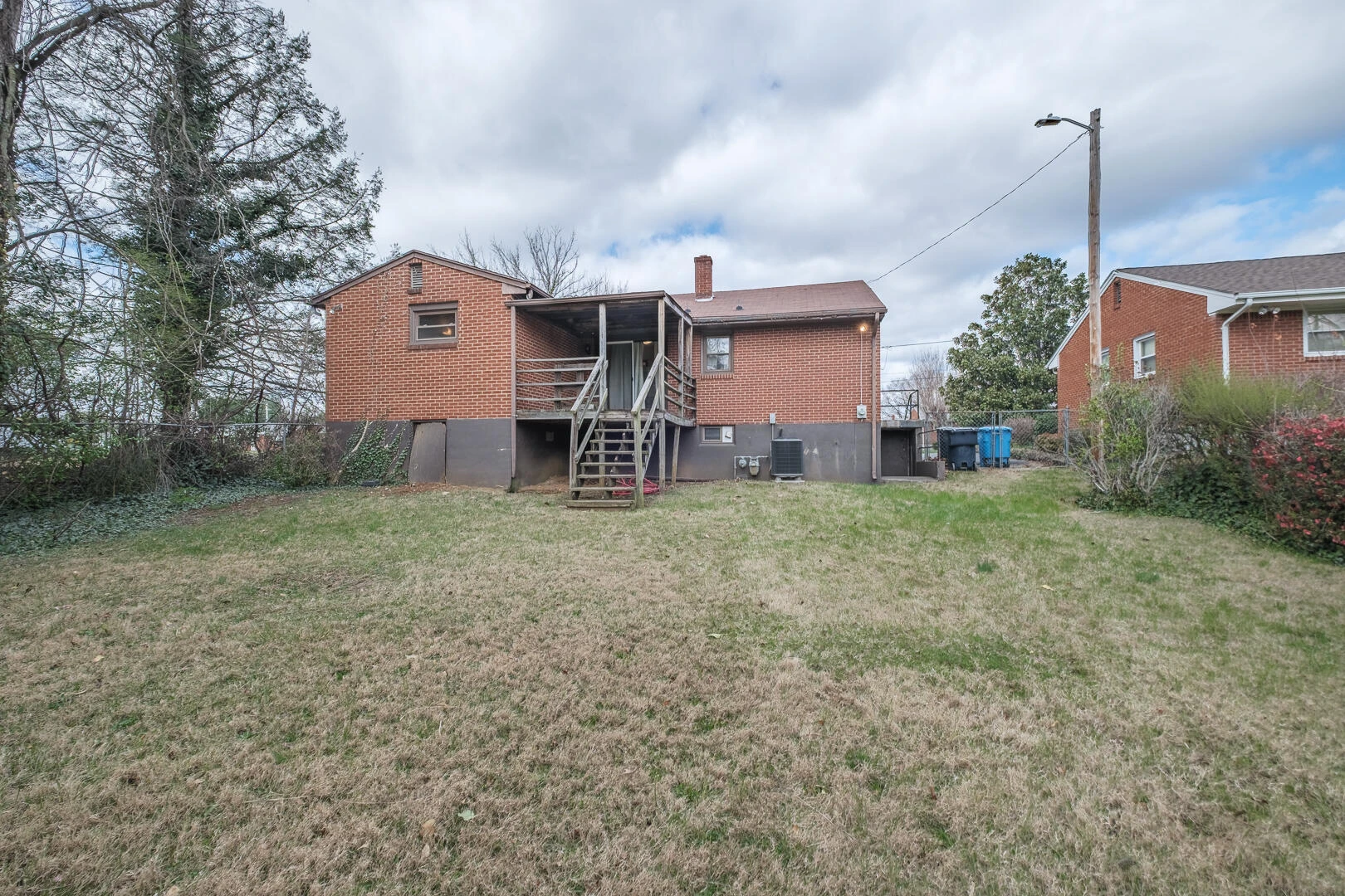 1629 Golfside AVE - Photo 5