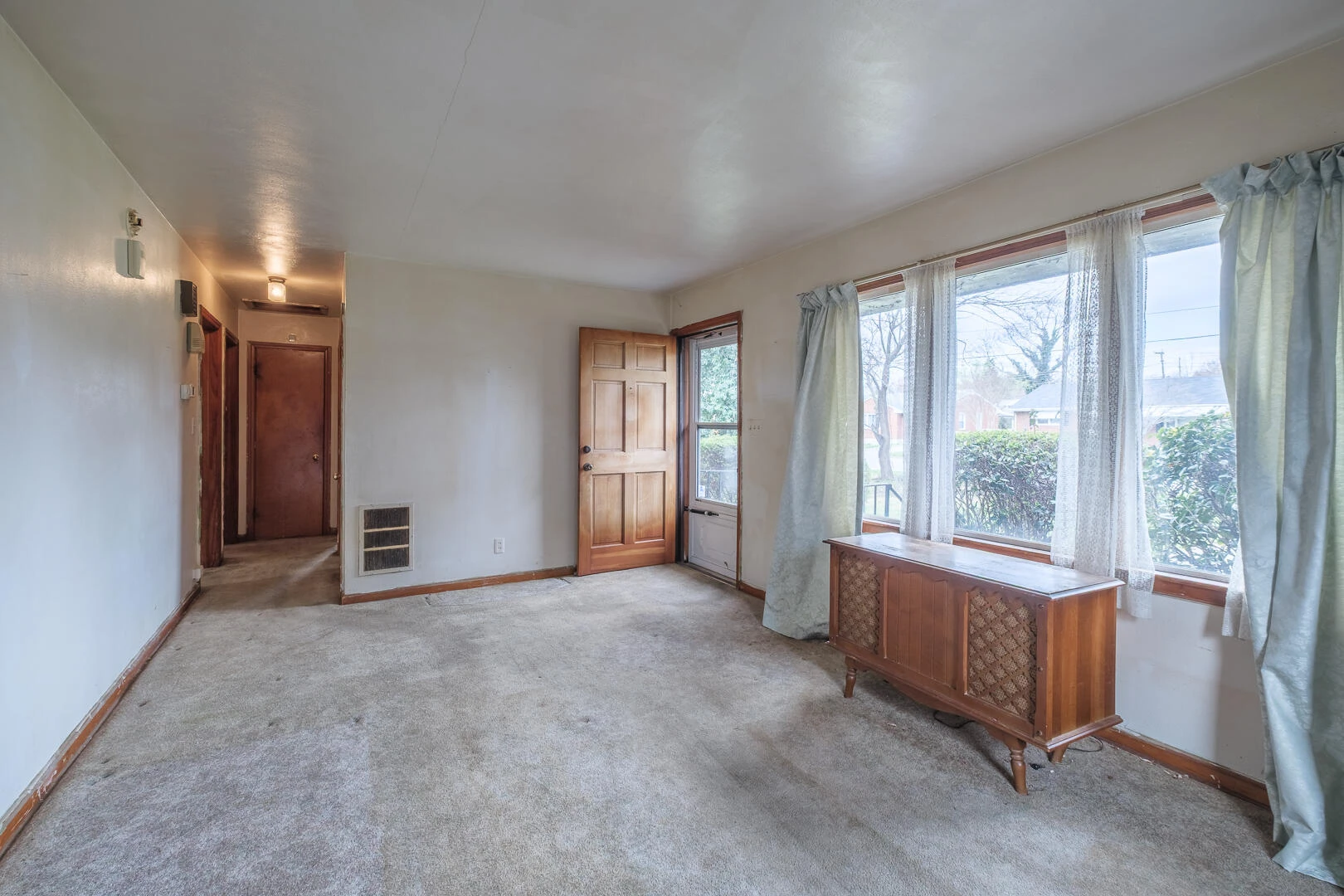 1629 Golfside AVE - Photo 6