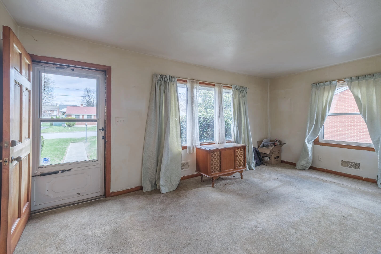1629 Golfside AVE - Photo 7