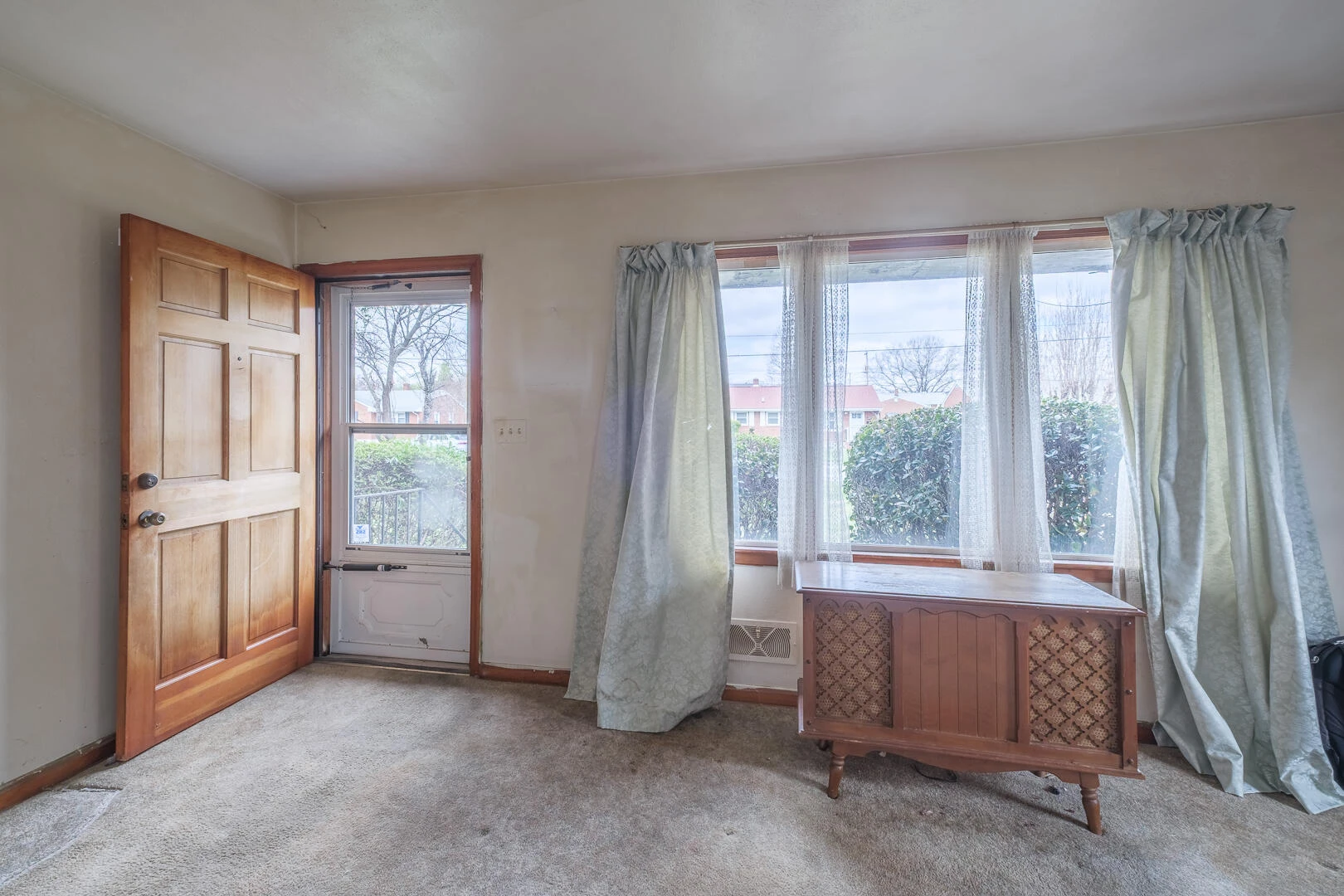1629 Golfside AVE - Photo 8