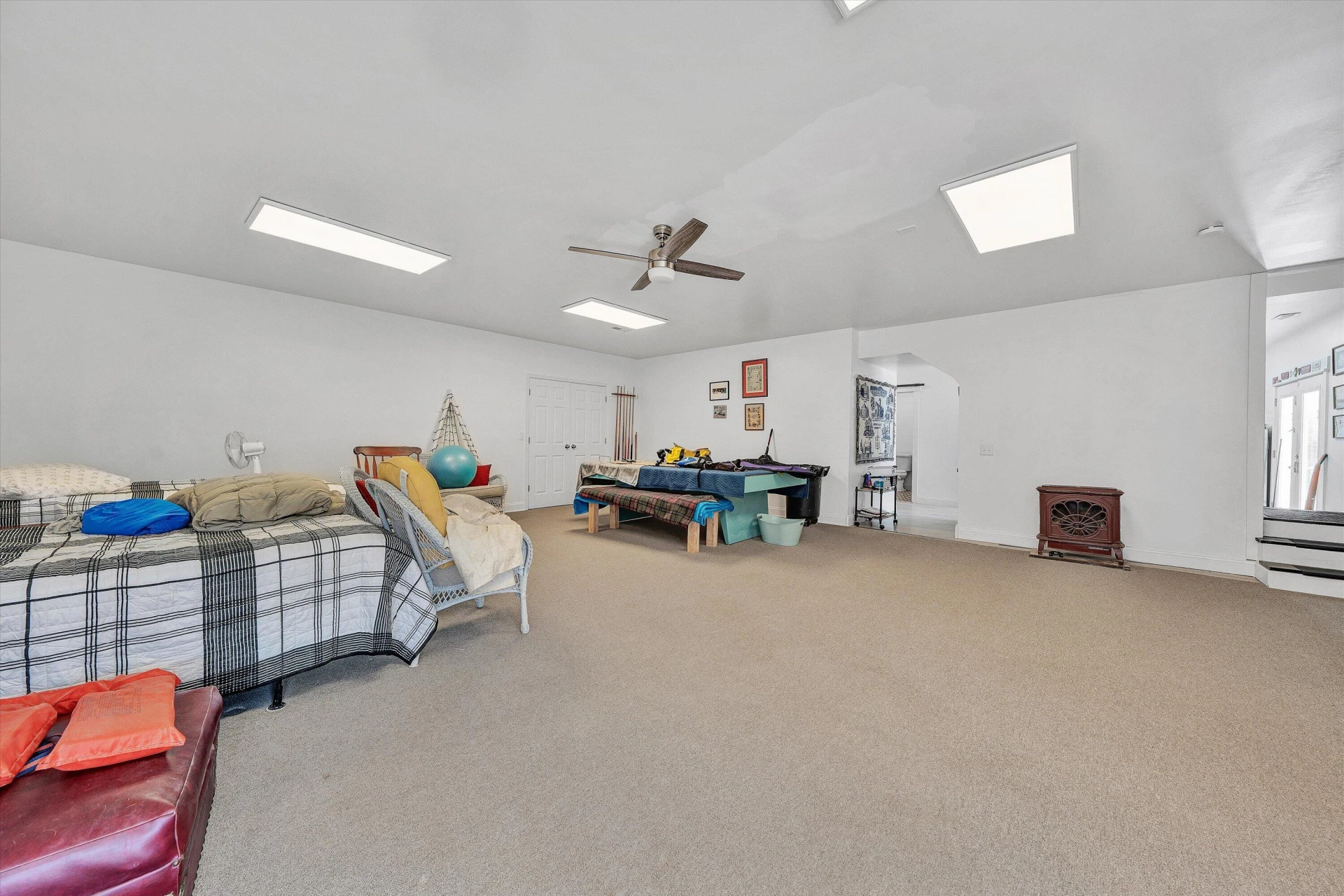 1089 Marie DR - Photo 32